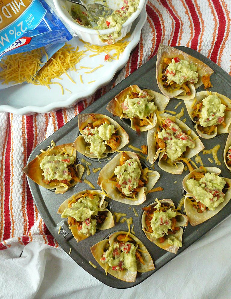 Cheesy Chipotle Chicken Taco Cups with Red Pepper-Gaucamole 10