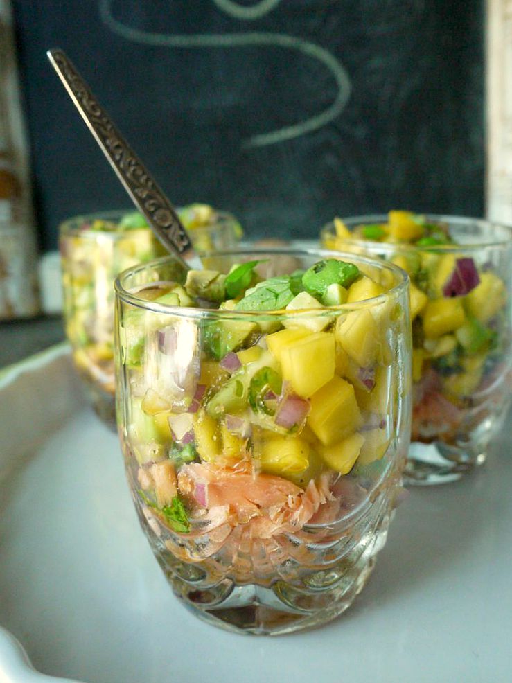 roast smoked salmon and mango-avocado salsa cups 5