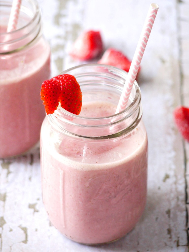 frozen strawberry almond smoothie 4