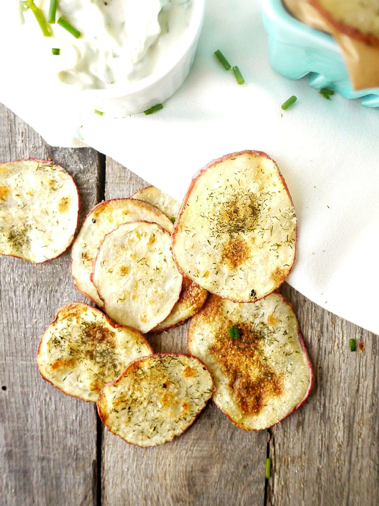baked dill and onion potato chips 4 adjusted