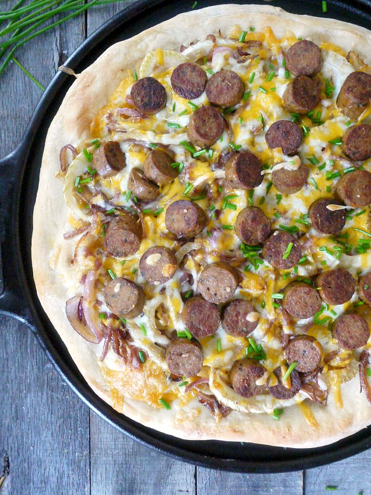 veggie sausage caramelized onion and fennel pizza 1