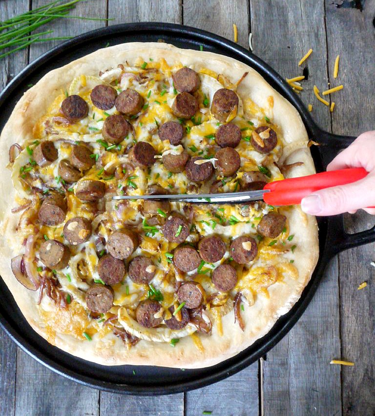 veggie sausage caramelized onion and fennel pizza 4